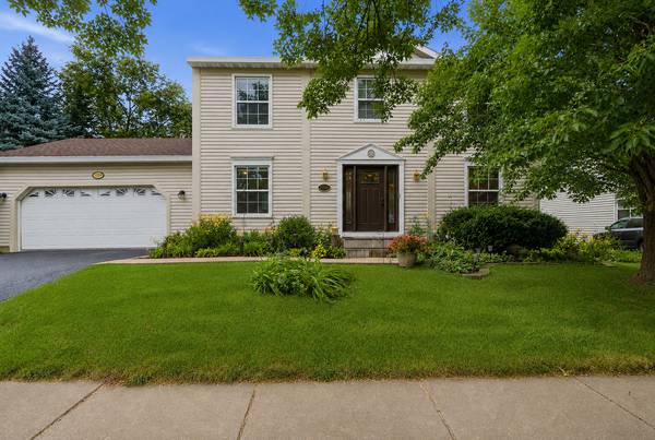 1209 River Oak DR, Naperville, IL 60565