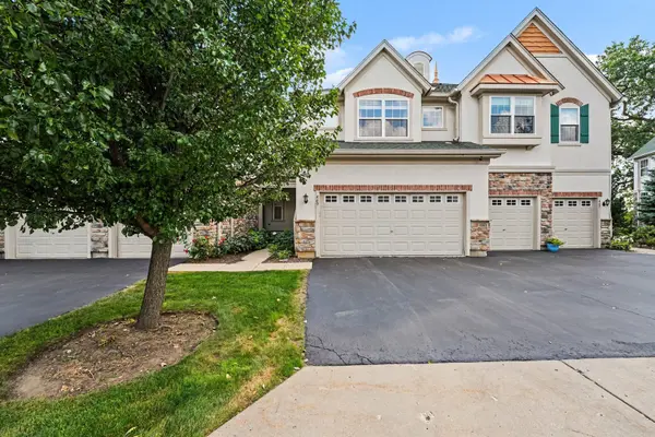 469 Bay Tree CIR, Vernon Hills, IL 60061