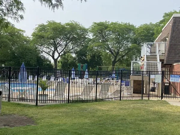 1 Villa Verde DR #210, Buffalo Grove, IL 60089