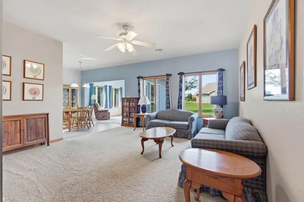 4225 Harvest LN, Cedar Falls, IA 50613