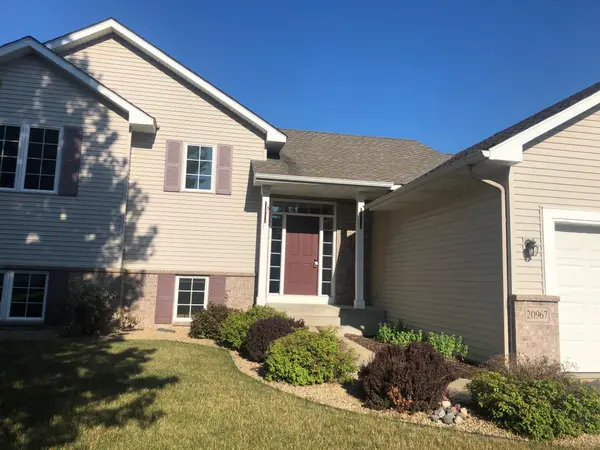 20967 Huntsville TRL, Lakeville, MN 55044
