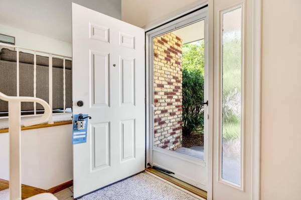 5207 Grandview LN, Edina, MN 55436