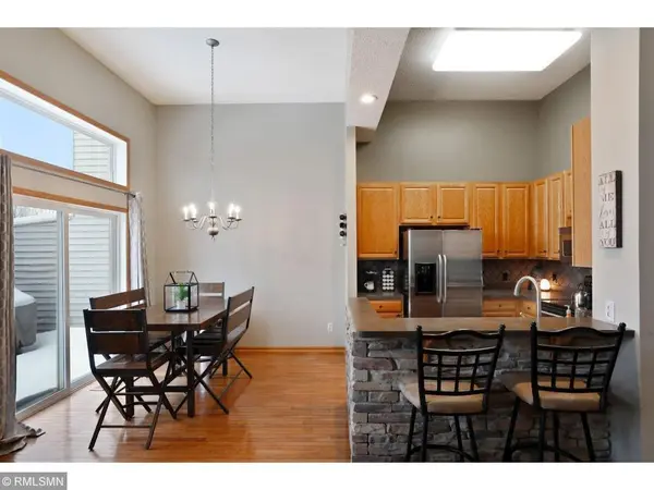 2147 Saint Johns Alcove, Woodbury, MN 55129