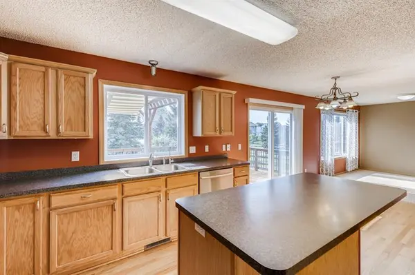 2134 Omega DR, Shakopee, MN 55379