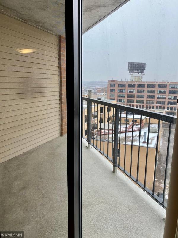 78 10th ST E #1001, Saint Paul, MN 55101