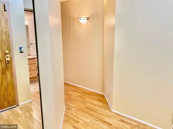 78 10th ST E #1001, Saint Paul, MN 55101