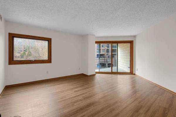 1225 Lasalle AVE #302, Minneapolis, MN 55403