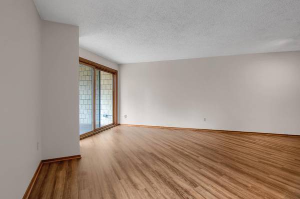1225 Lasalle AVE #302, Minneapolis, MN 55403
