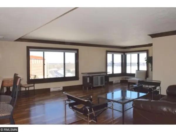 2950 Dean Pkwy #1002, Minneapolis, MN 55416