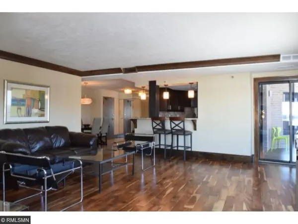 2950 Dean Pkwy #1002, Minneapolis, MN 55416