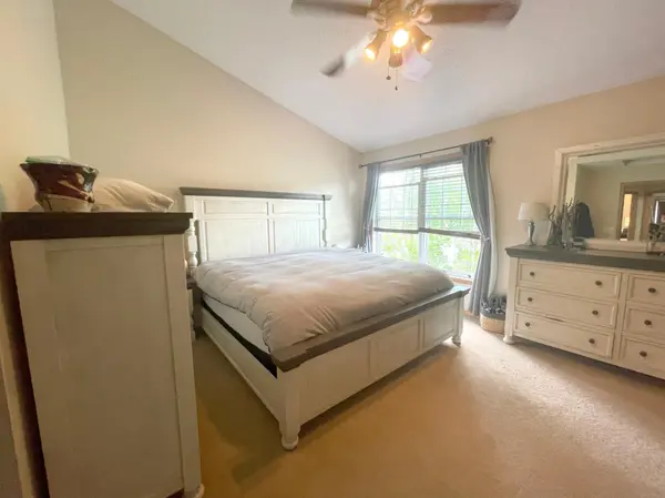 804 Village Pkwy, Circle Pines, MN 55014