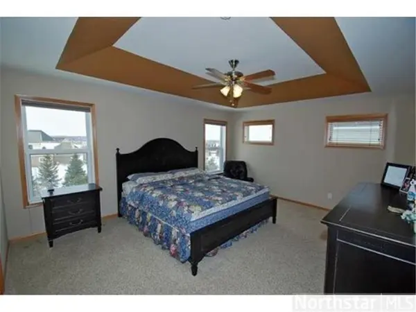 11622 Ivywood CIR, Woodbury, MN 55129