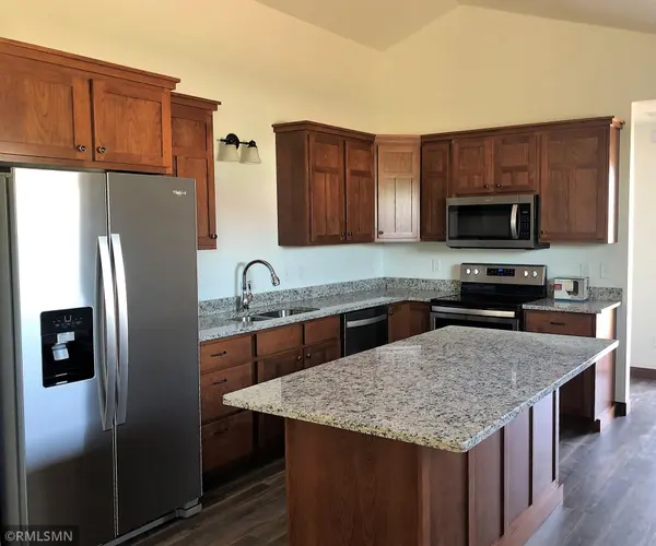 1758 Aspen DR, New Richmond, WI 54016