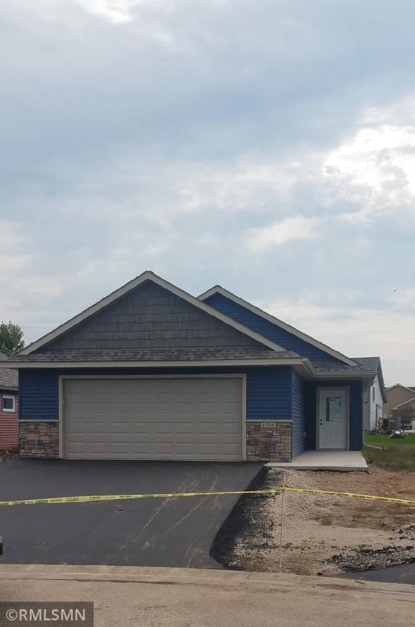1758 Aspen DR, New Richmond, WI 54016