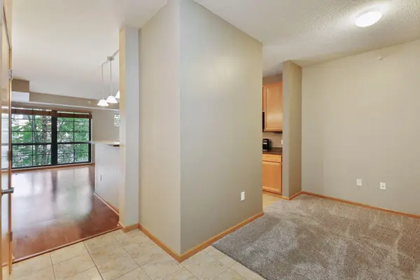 2565 Franklin AVE #213, Saint Paul, MN 55114