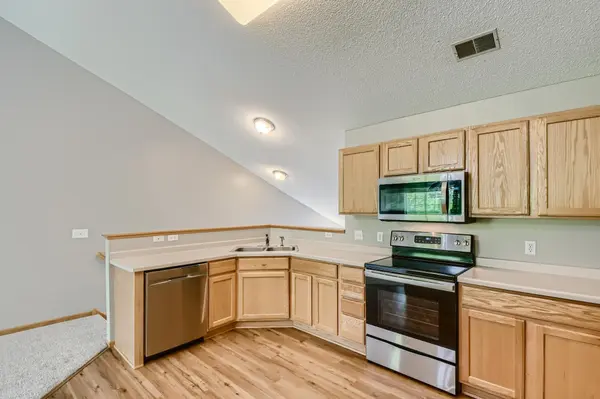 7571 Derby LN, Shakopee, MN 55379
