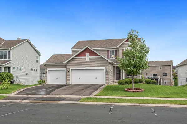 8035 Spring Lake LN, Shakopee, MN 55379
