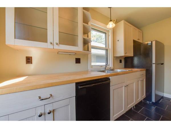 1674 Saint Clair AVE, Saint Paul, MN 55105