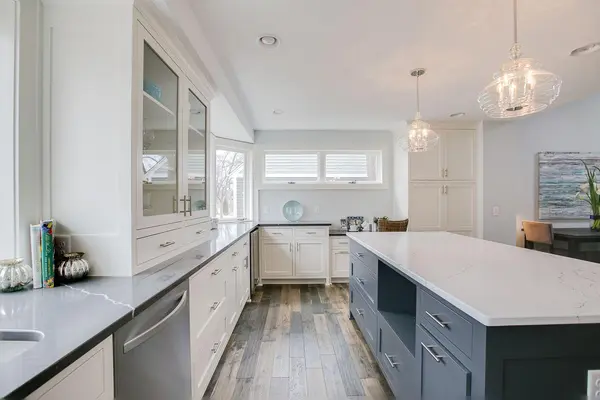 400 Lafayette AVE, Excelsior, MN 55331