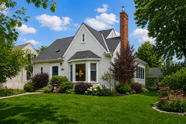 1507 Hoyt AVE W, Falcon Heights, MN 55108