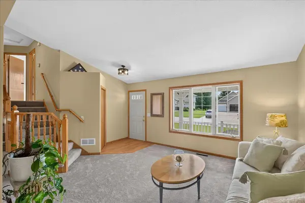 732 Marie CT, Delano, MN 55328