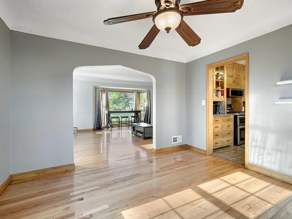 775 Wheelock Pkwy E, Saint Paul, MN 55106