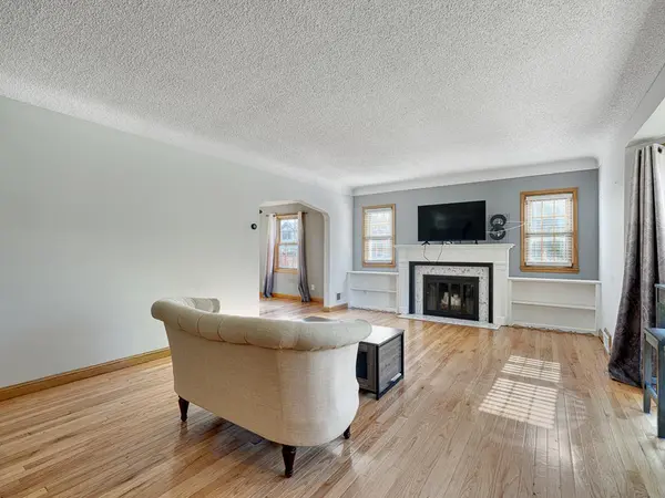 775 Wheelock Pkwy E, Saint Paul, MN 55106