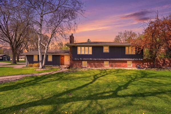 900 13th AVE SW, Willmar, MN 56201