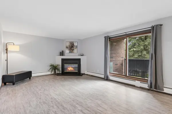 3440 Golfview DR #121, Eagan, MN 55123