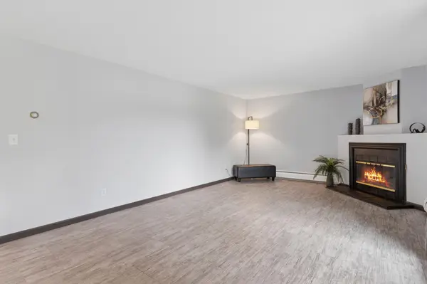 3440 Golfview DR #121, Eagan, MN 55123