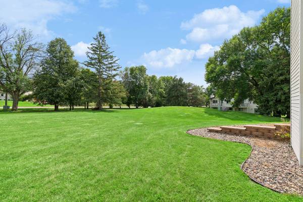 4122 Goldenrod LN N, Plymouth, MN 55441