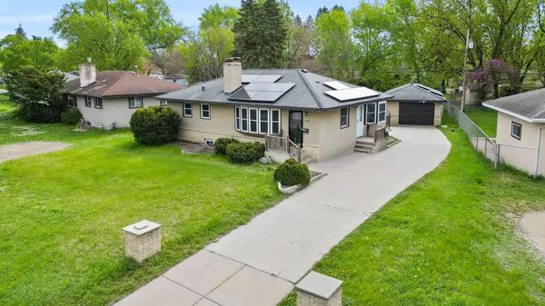 5918 Admiral LN N, Brooklyn Center, MN 55429
