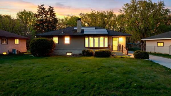 5918 Admiral LN N, Brooklyn Center, MN 55429