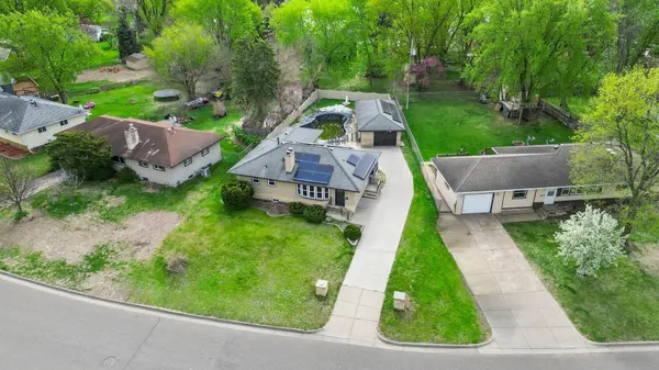 5918 Admiral LN N, Brooklyn Center, MN 55429