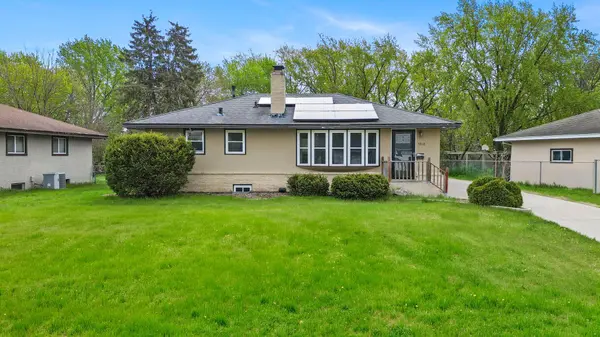 5918 Admiral LN N, Brooklyn Center, MN 55429