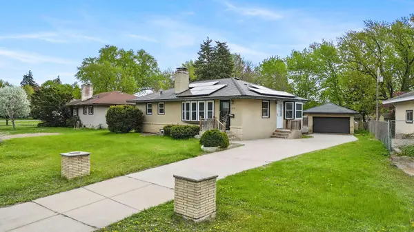 5918 Admiral LN N, Brooklyn Center, MN 55429