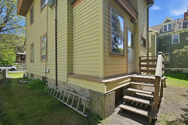 389 Maple ST, Saint Paul, MN 55106