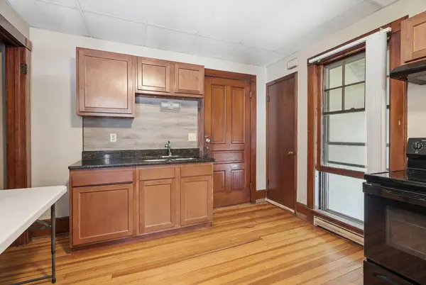 389 Maple ST, Saint Paul, MN 55106