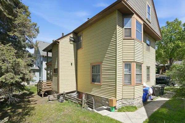 389 Maple ST, Saint Paul, MN 55106