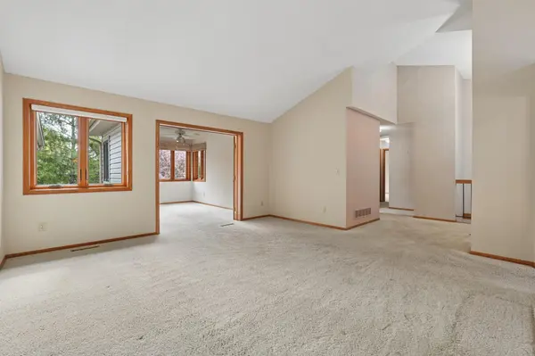 13530 Parkwood DR, Burnsville, MN 55337