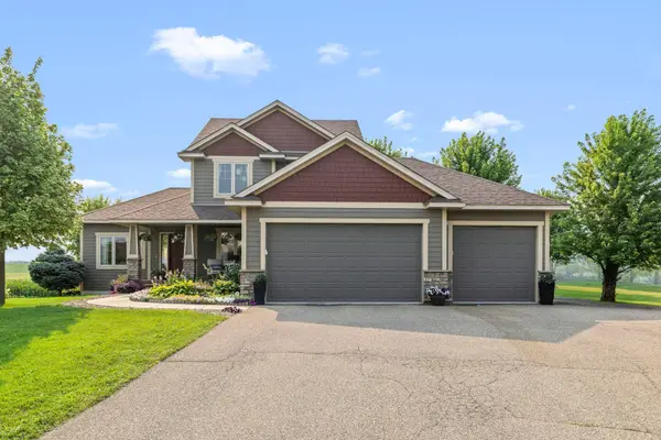 900 Heritage TRL NE, New Prague, MN 56071