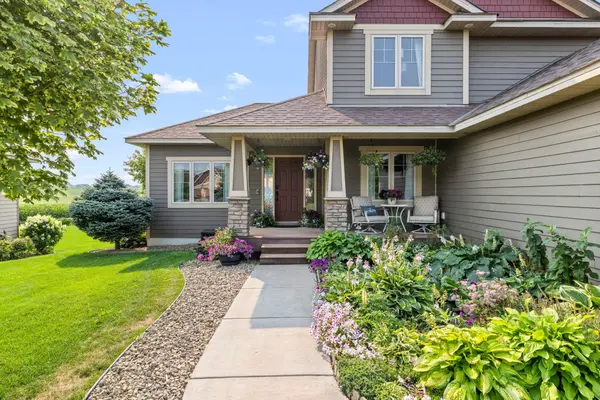 900 Heritage TRL NE, New Prague, MN 56071