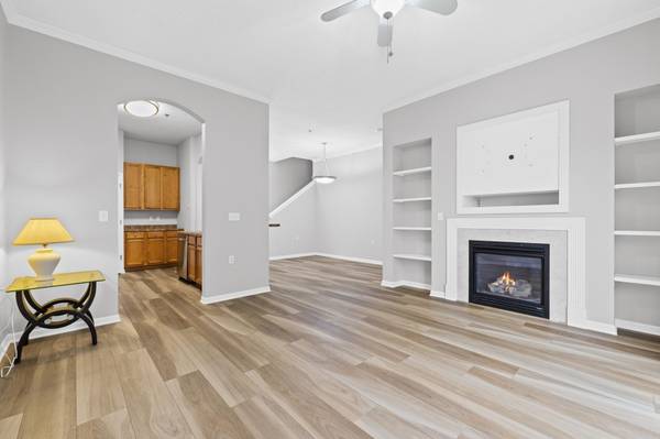 10075 City Walk DR #104, Woodbury, MN 55129