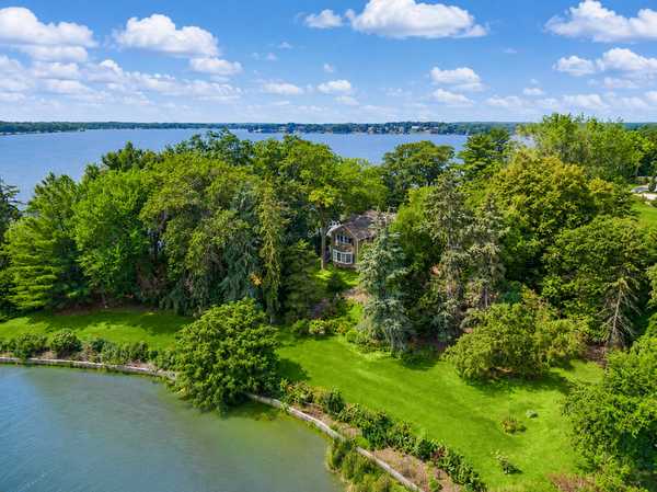 2425 N Shore DR, Orono, MN 55391
