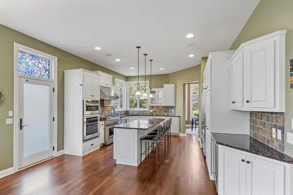 9106 Cold Stream LN, Eden Prairie, MN 55347