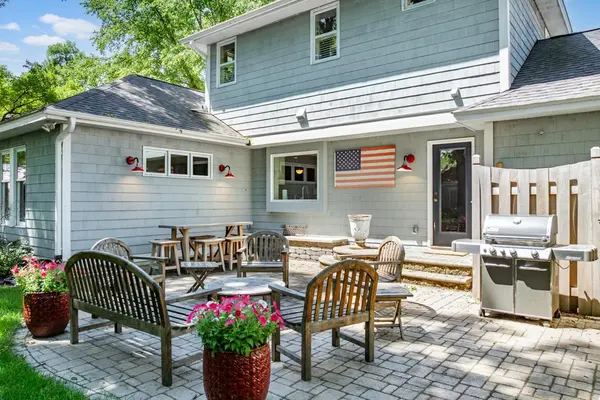 15 Maple Hill RD, Hopkins, MN 55343