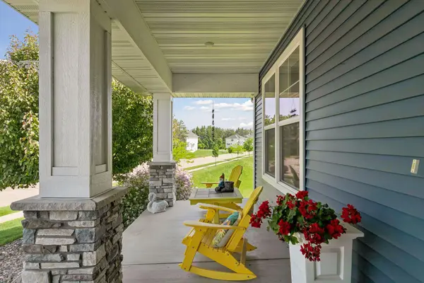 1316 Bluff Border RD, New Richmond, WI 54017
