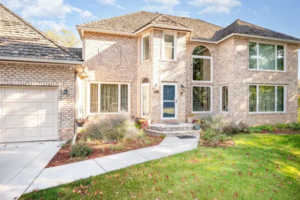 8973 Knoble CT, Eden Prairie, MN 55347
