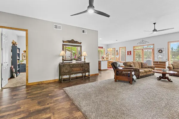 3175 256th AVE NW, Isanti, MN 55040