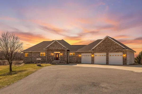 44154 Skogman Lake RD, Cambridge, MN 55008